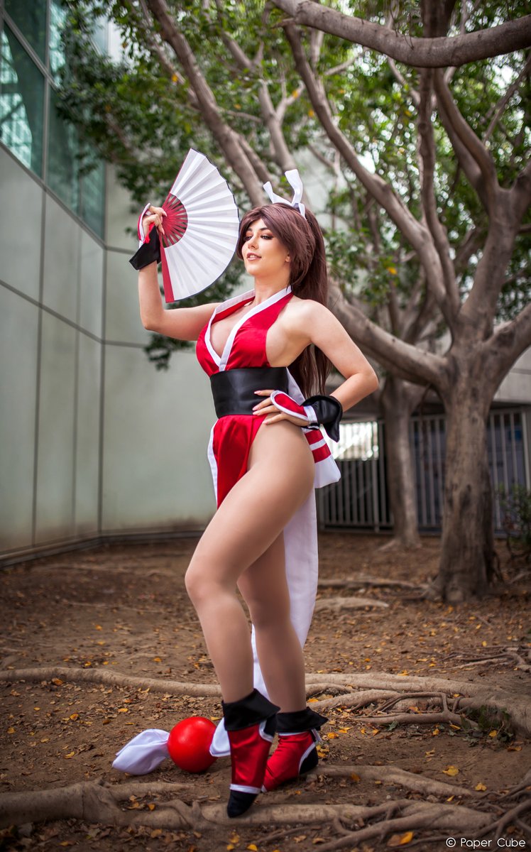 Beautiful looking Mai Shiranui from Fatal Fury/King of Fighters cosplay by <a href="/MaruWins/">Ｍａｒｕ</a> during Anime Expo! :)  #animeexpo #cosplay #capcom #maishiranui #snk #papercube