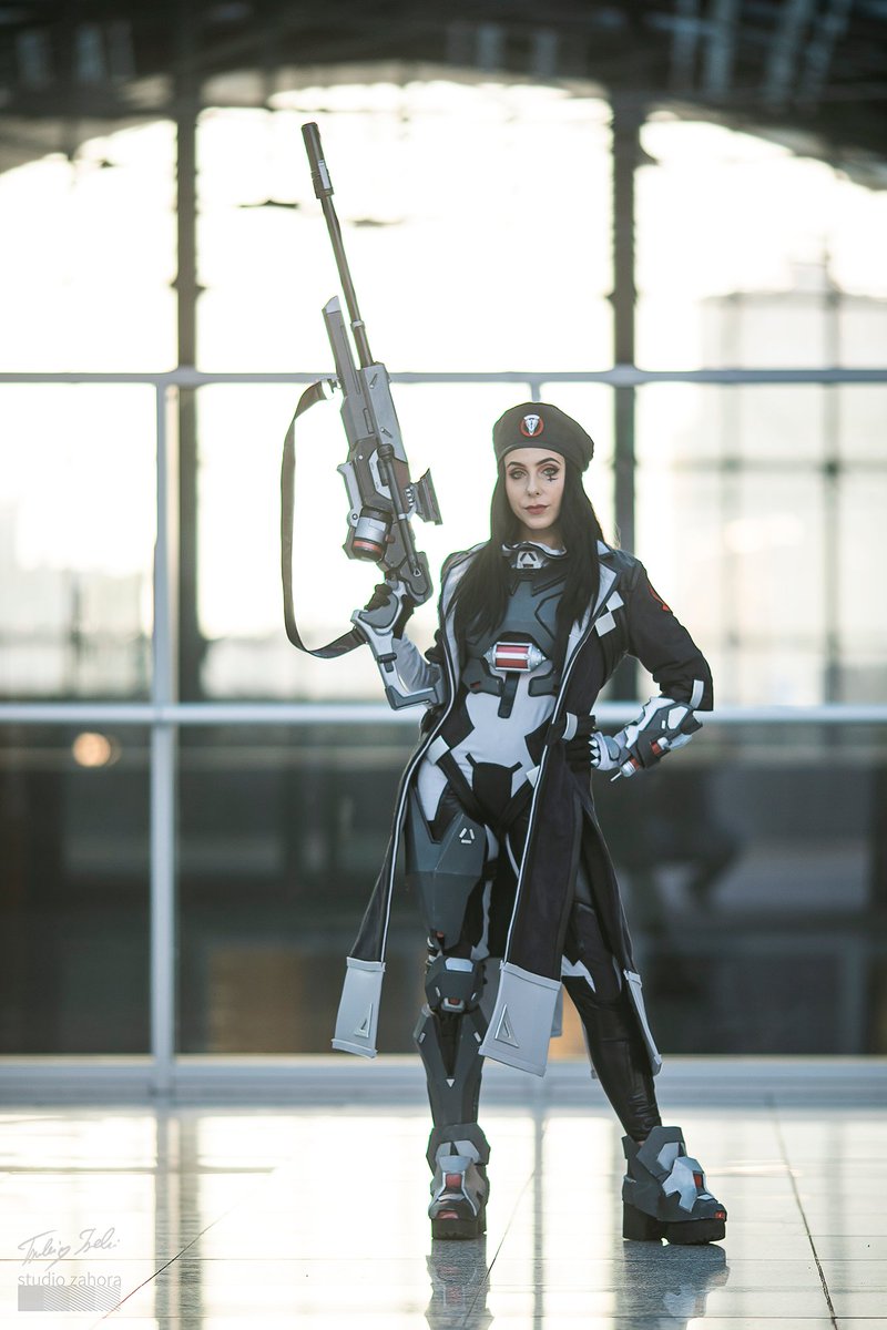 tsuki_iseki's tweet photo. "Stick to the plan, and if you get into trouble, I'll bail you out." - Ana @PlayOverwatch  @Blizzard_Ent 

Photo taken by @studiozahora 
#anaamari #anacosplay #anaoverwatch #overwatch #overwatch_cosplay #cosplay #blackwatch https://t.co/ZUtTGHTALG