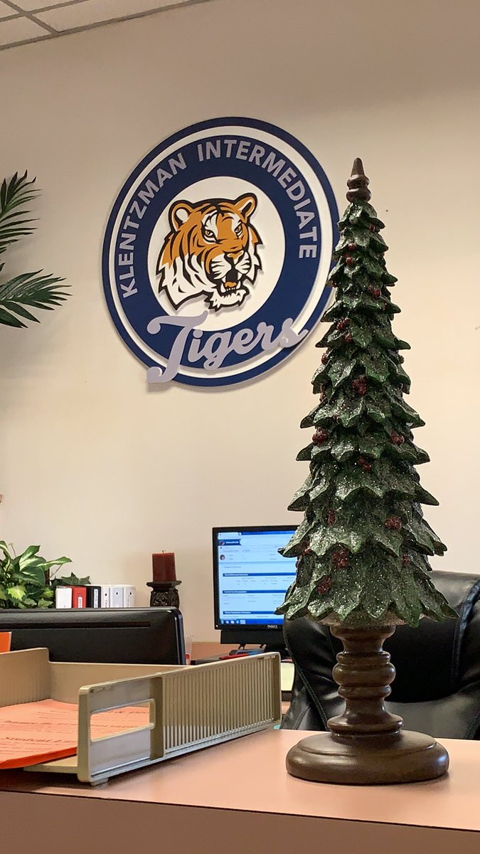 AFHelpsTeachers's tweet photo. @KlentzmanTigers staff are working diligently supporting and prepping students for their futures while we do the same for the staff. #retirementplanning #TRS #help #coaching #protecthelpgive https://t.co/HA7LFrzuRh