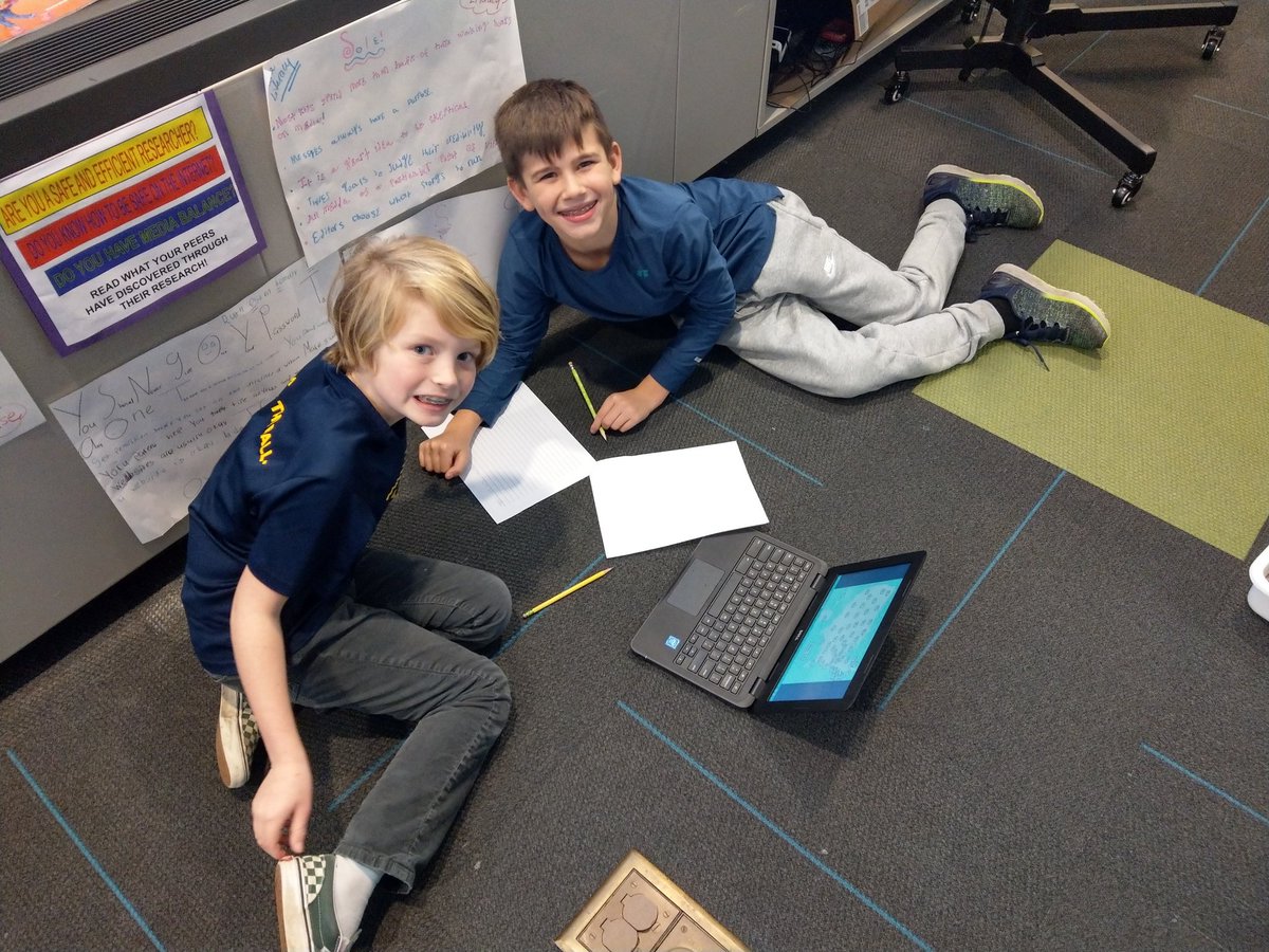 lschlemm1's tweet photo. We love researching the 3 branches using SOLE! #sheridanshines #findingjoy67 https://t.co/QXDDGWFMOm