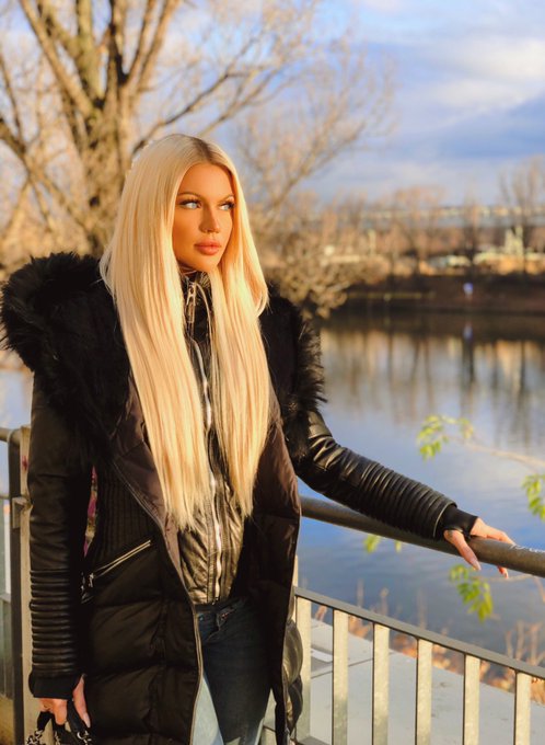 Your girlfriend never looks this cute. https://t.co/djksnHcj6W