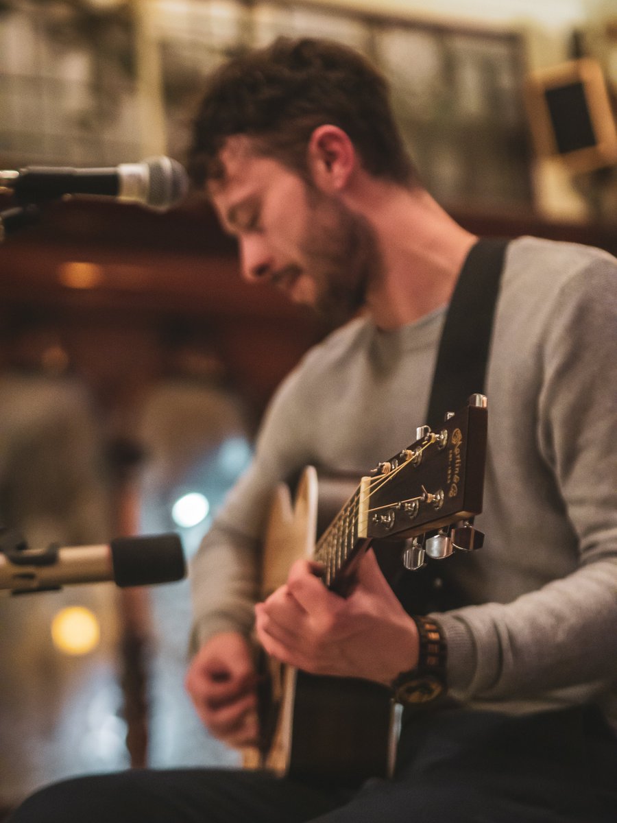 SofarGlasgow's tweet image. Jack McLukie of @TheseWB from our Sloans show on the 20th of last month! 📸Photos by Kinga Rumin - 
Check out our full album of photos from the night at facebook.com/pg/SofarSounds… ✨✨✨#jackmclukie #thesewoodenbones #acoustic #sofarsounds #glasgow