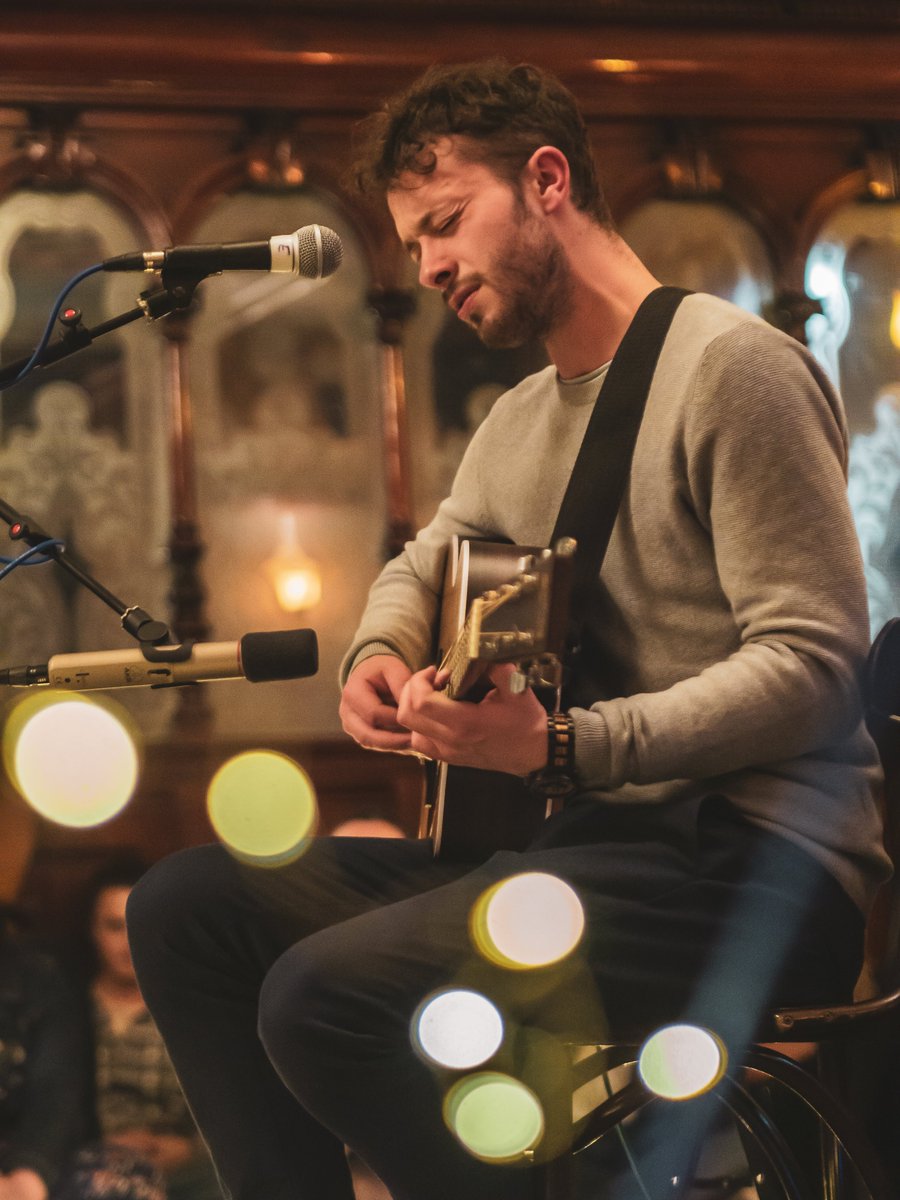 SofarGlasgow's tweet image. Jack McLukie of @TheseWB from our Sloans show on the 20th of last month! 📸Photos by Kinga Rumin - 
Check out our full album of photos from the night at facebook.com/pg/SofarSounds… ✨✨✨#jackmclukie #thesewoodenbones #acoustic #sofarsounds #glasgow