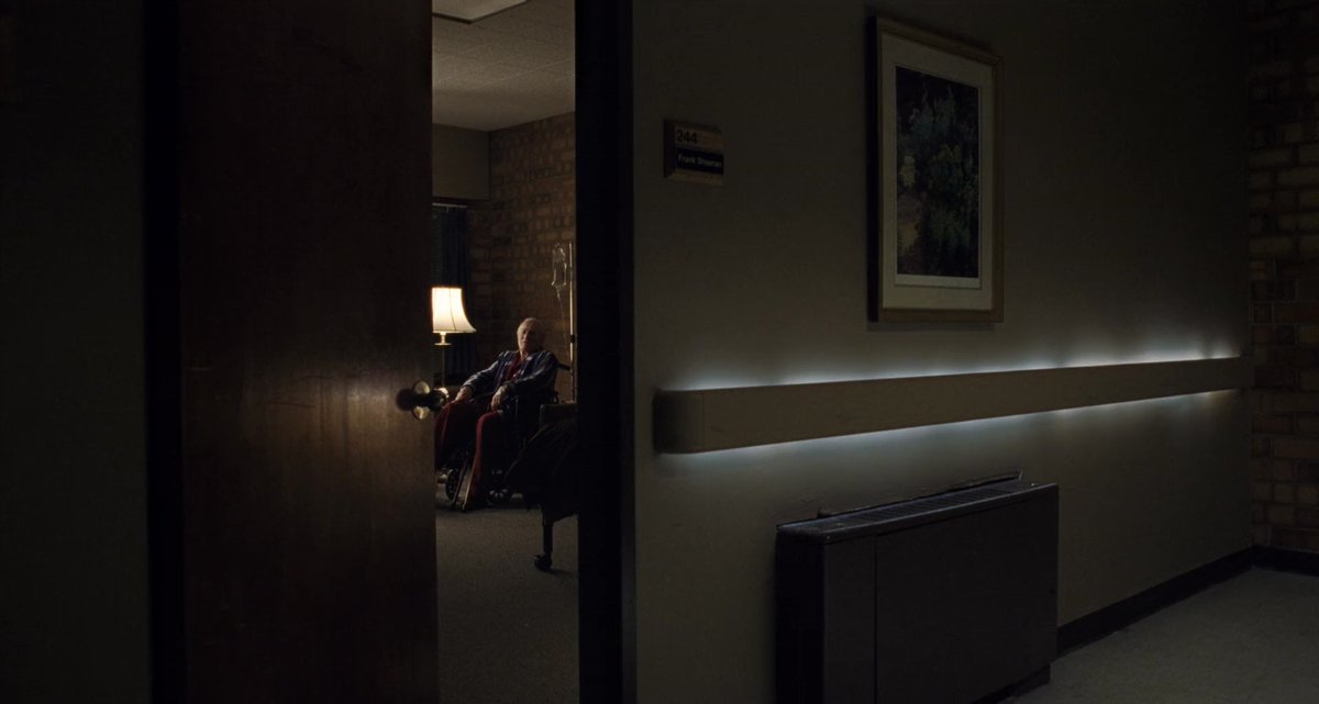 Y por eso la peli termina donde termina: en el umbral, en el gesto del deseo, en el recuerdo de aquello que se le ha escapado y ha dotado de ALMA y de SANGRE todo el resto de su vida.