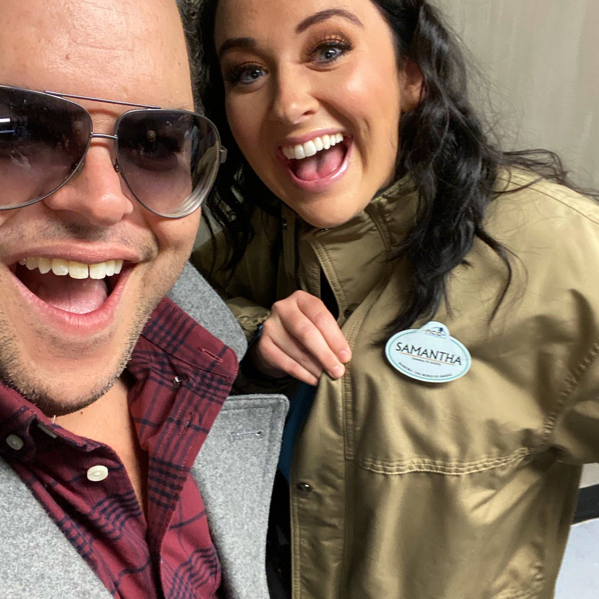 Finally found you. Мемы про корни. Квадратный корень в реальной жизни. Свиток истины мем шаблон. I finally found.