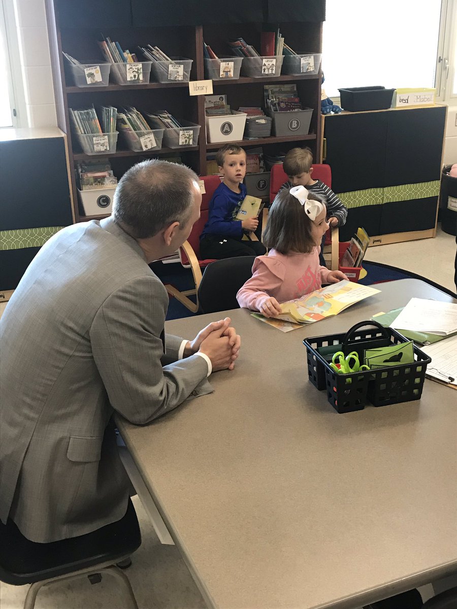 NicholsBrendaB's tweet photo. Rangers enjoyed having @GLittle_Lex1 at the schoolhouse today! #oneRCE #supervisit https://t.co/9vqxiSKmdh