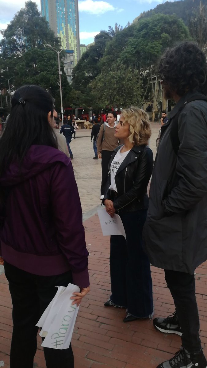 DiPazOficial's tweet photo. #ParoyFe Junto a @AdrianaLucia nos preguntamos también nuestra responsabilidad en este #ParoNacionalColombia https://t.co/kSZKe3Bnsn