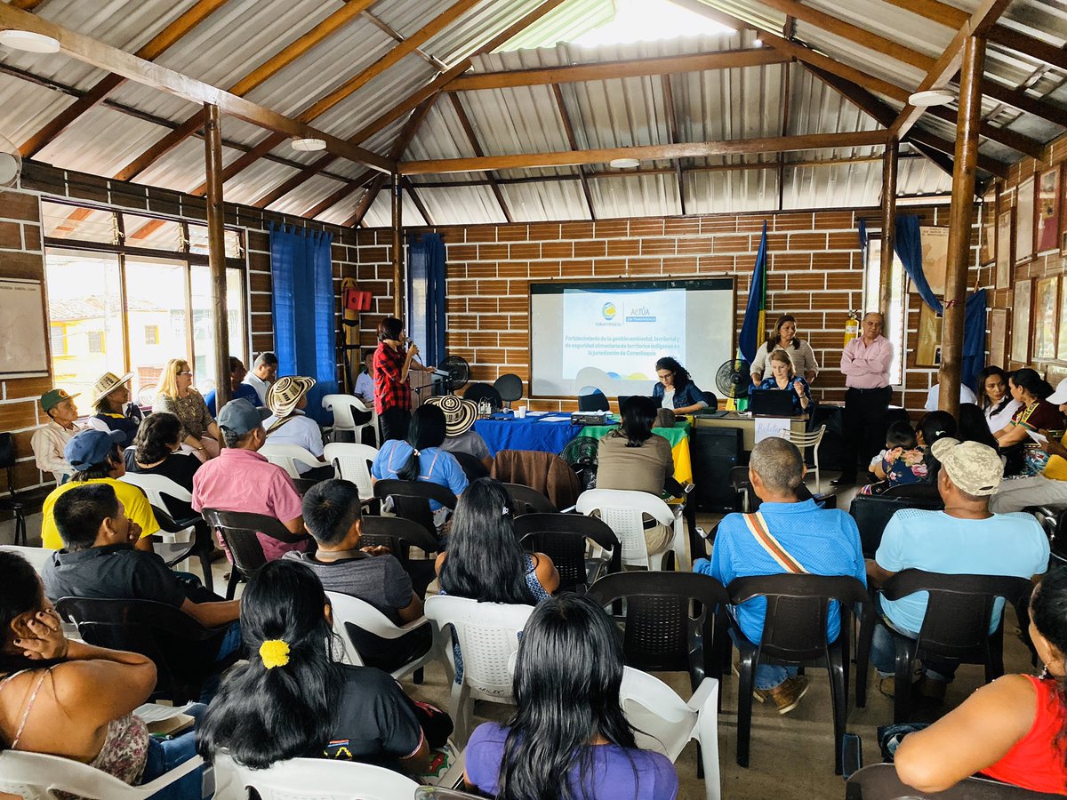 OIA_COLOMBIA's tweet photo. #OIACUENTA | La Subdirectora de Cultura Ambiental de @Corantioquia, Nubia Valencia, socializó con la, #JMGOIA, que sesiona en #Medellin, las acciones más importantes que desarrollamos conjuntamente durante el 2019 en el Suroeste y Bajo Cauca, entre ellas el C. Étnico #PGAR https://t.co/iSCjgVhbau
