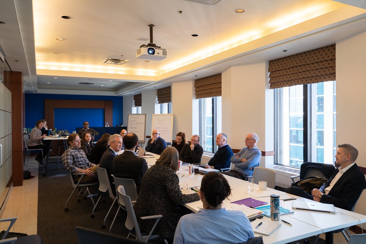 aeic_iaac's tweet image. Aujourd’hui, le président de @aeic_iaac, David McGovern, a rencontré le Comité consultatif des sciences et des connaissances, qui conseille l’Agence sur le processus d’#évaluationimpact. Infos sur le Comité : ow.ly/SpfQ50xpHi8 et sur le processus : ow.ly/GGZL50xpHic