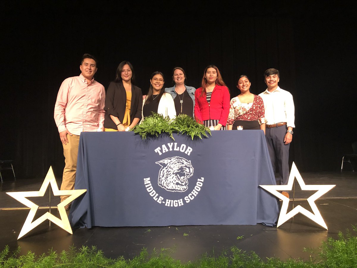 MrsCronise's tweet photo. Beta Club Induction last night was a success!!  *Special thanks to Ronald Jones Ferneries for the beautiful greenery and @rubioMarisol2 and @MsMCurran for attending our ceremony! https://t.co/qmINMcKFec