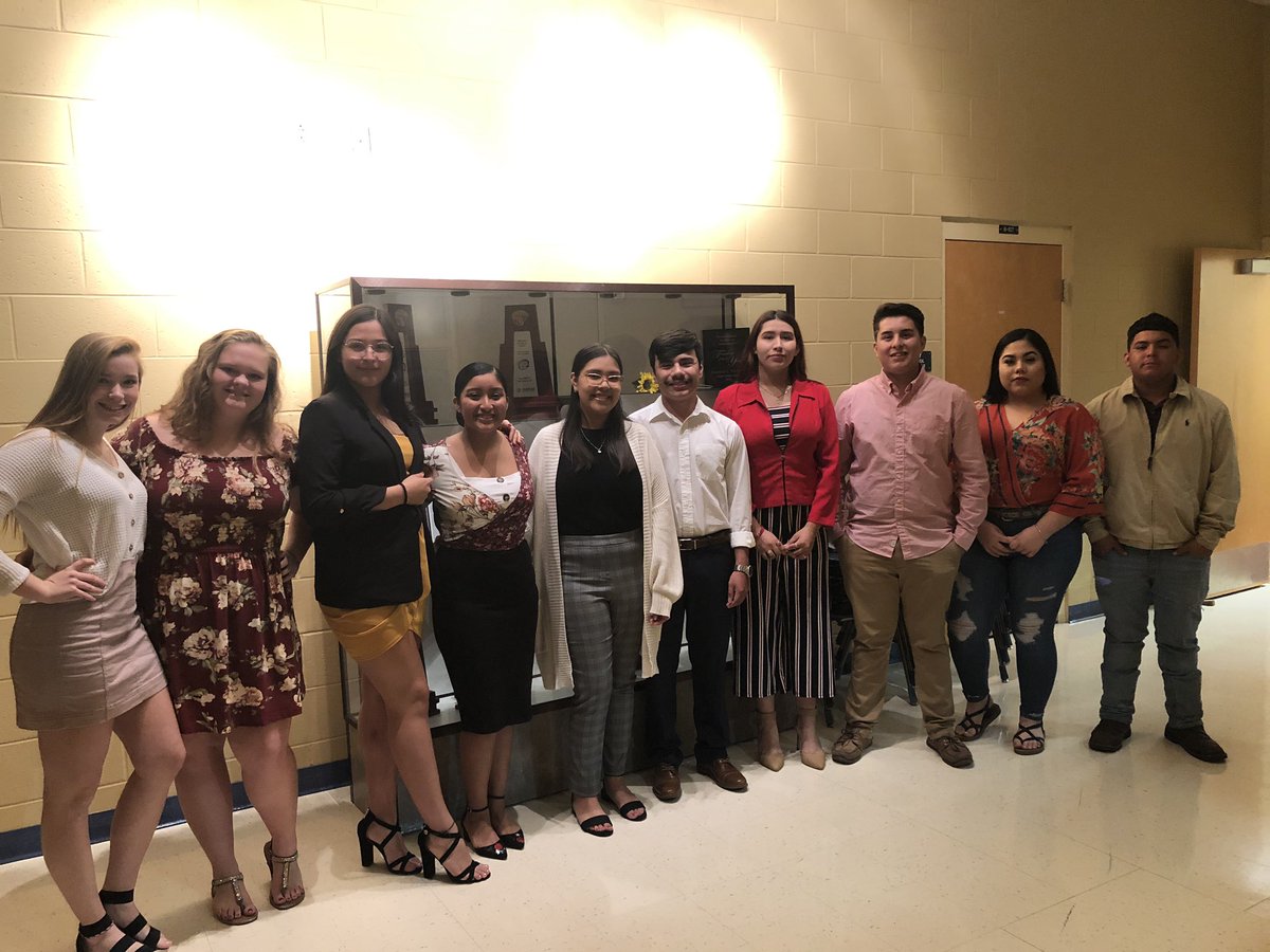 MrsCronise's tweet photo. Beta Club Induction last night was a success!!  *Special thanks to Ronald Jones Ferneries for the beautiful greenery and @rubioMarisol2 and @MsMCurran for attending our ceremony! https://t.co/qmINMcKFec