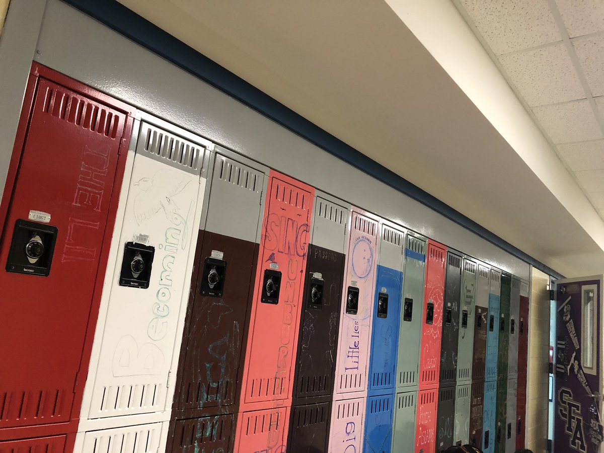 DullesNAHS's tweet photo. We’ve made a ton of progress on the lockers! Keep up the great work! https://t.co/vCgXBjKMhW