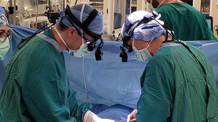 Transplant surgeons at Duke Hospital perform the first DCD heart transplant