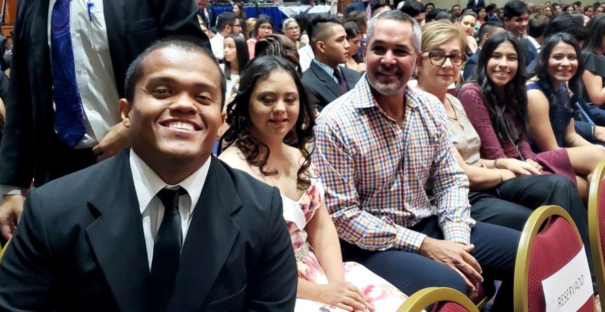 indeselsalvador's tweet photo. 🏆

Inicia la gala #EspigaDorada2019, en la que se premiará a lo mejor del deporte salvadoreño.

#ConstruyendoElCamino https://t.co/igOoaGGzdc