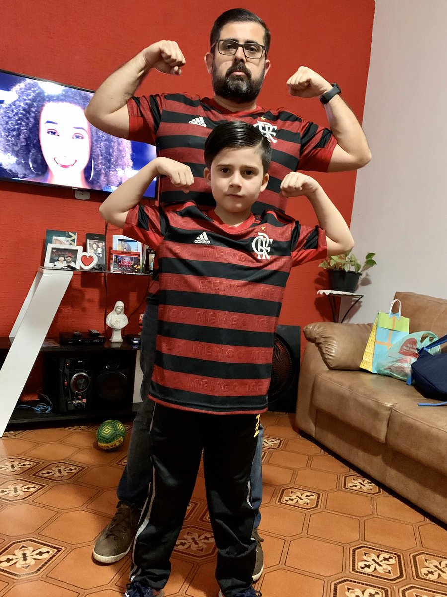 edvard_reis's tweet image. A maior alegria do pai e ver seu filho feliz, Flamengo e minha vida e meu filho me seguiu, sensação única viver esse momento mágico do Flamengo ao lado do meu maior amor. 
#timemultimarcas