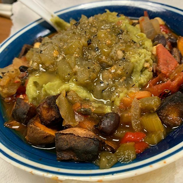 LauraRunsaLatte's tweet photo. Adobo black bean soup with air-fried sweet potato, tomatillo salsa, and guacamole #vegan #nutritarian #getinmybelly https://t.co/aTSF1Fusyx https://t.co/dnGyu9gaGe