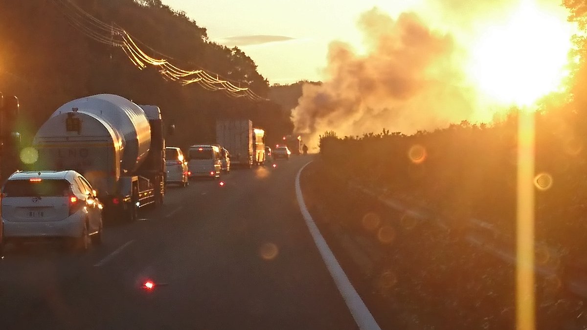 自動車 道 事故 中国