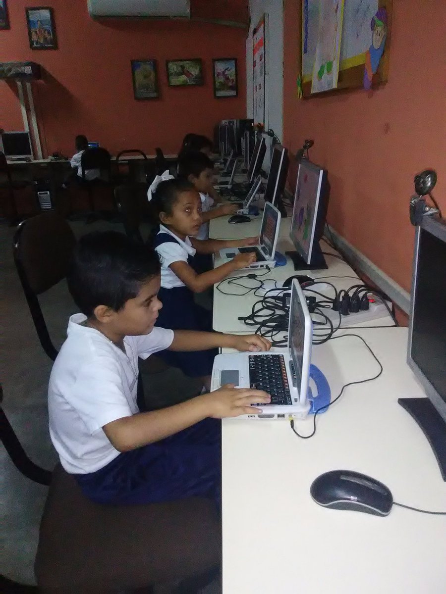 Estudiantes de 1er grado de EB Congreso de Angostura,  interactúan con canaima educativo con apoyo de <a href="/CBIT_ElPuente/">CBIT Caramuca Puente</a> como parte de sus actividades integradoras con las Tic`s #SomosFundabit 
<a href="/vane_prieto/">Vanessa Prieto</a> 
<a href="/FundabitBnas/">Fundabit Barinas</a>