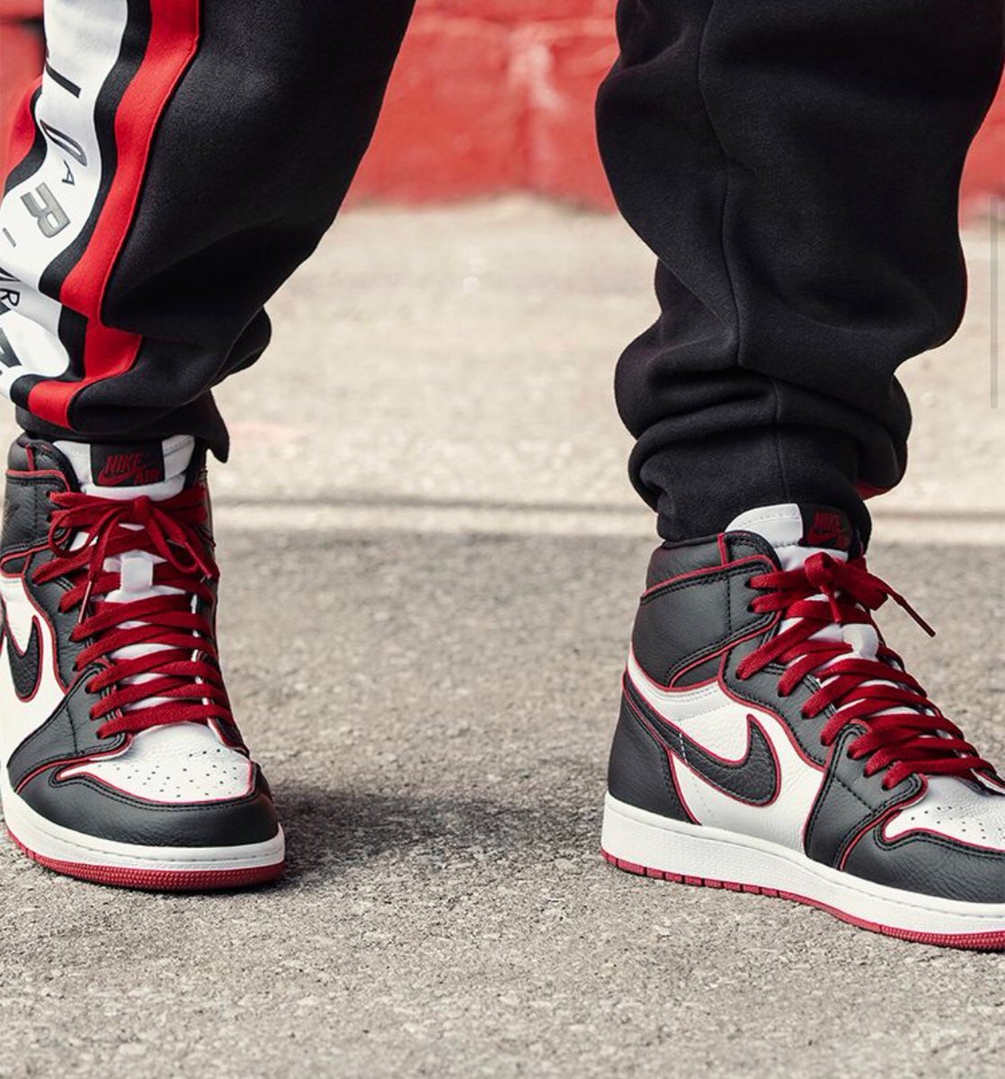 jordan 1 bloodline grade school