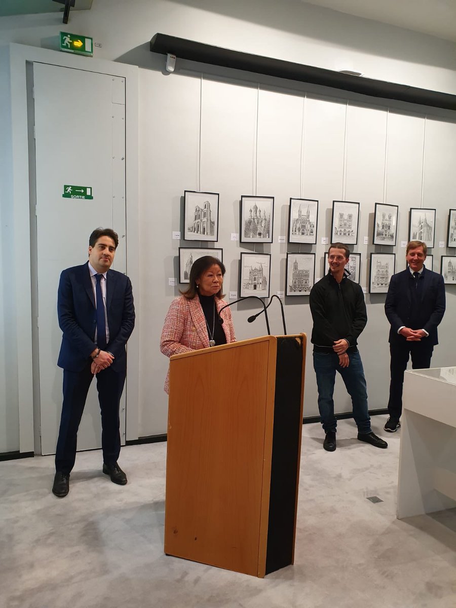 vbaladi's tweet photo. Vernissage de l’exposition des 188 cathédrales dessinées par Yann Messence, autour de @jdHAUTESERRE et en présence de Maître François Tajan. https://t.co/56GNRyoK5x