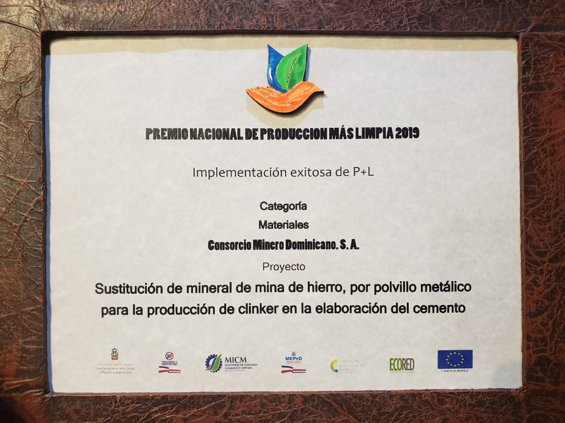 Somos reconocidos con el Premio Nacional a la Producción más Limpia 2019, categoría Materiales, por nuestro compromiso con la protección del medio ambiente y el desarrollo de una minería responsable. Otorgado por el Ministerio de Medio Ambiente y Recursos Naturales.
#CementoPANAM