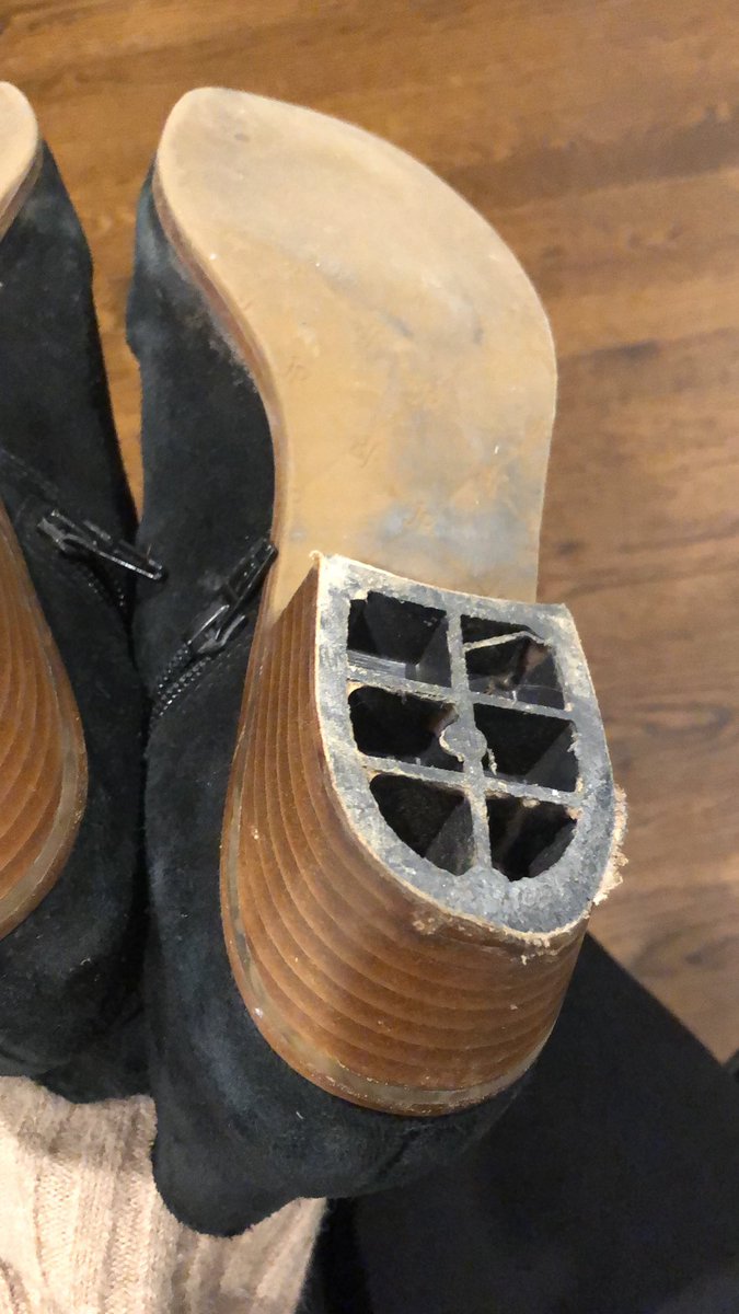 1987afry's tweet photo. @JackRogersUSA anyway I could get a new heel cover for my boots!?  This is my second season wearing them. They’re my fave #help #jackrogers https://t.co/jMpjaCJcub