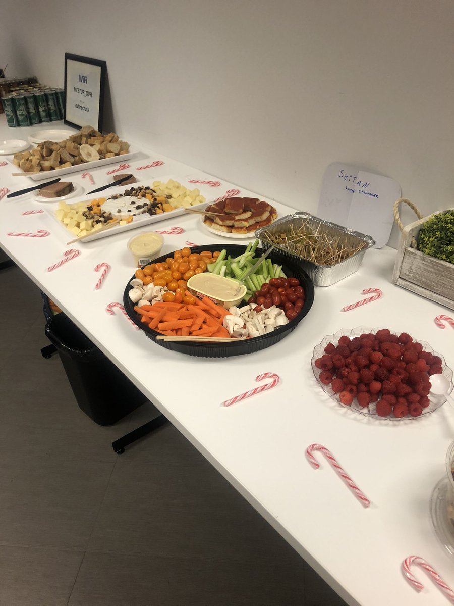 MTLeanStartup's tweet photo. Mise en place du meetup ! https://t.co/R86UL6kQYf