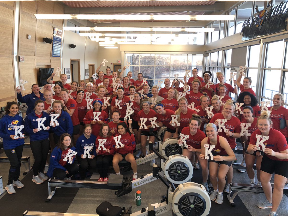 Thanks for the support <a href="/KUWBball/">Kansas Women's Basketball</a> &amp; <a href="/CoachLTid/">LARRY TIDWELL</a>! Women supporting women 🏀💪🚣‍♀️

#BeTheHammer #220