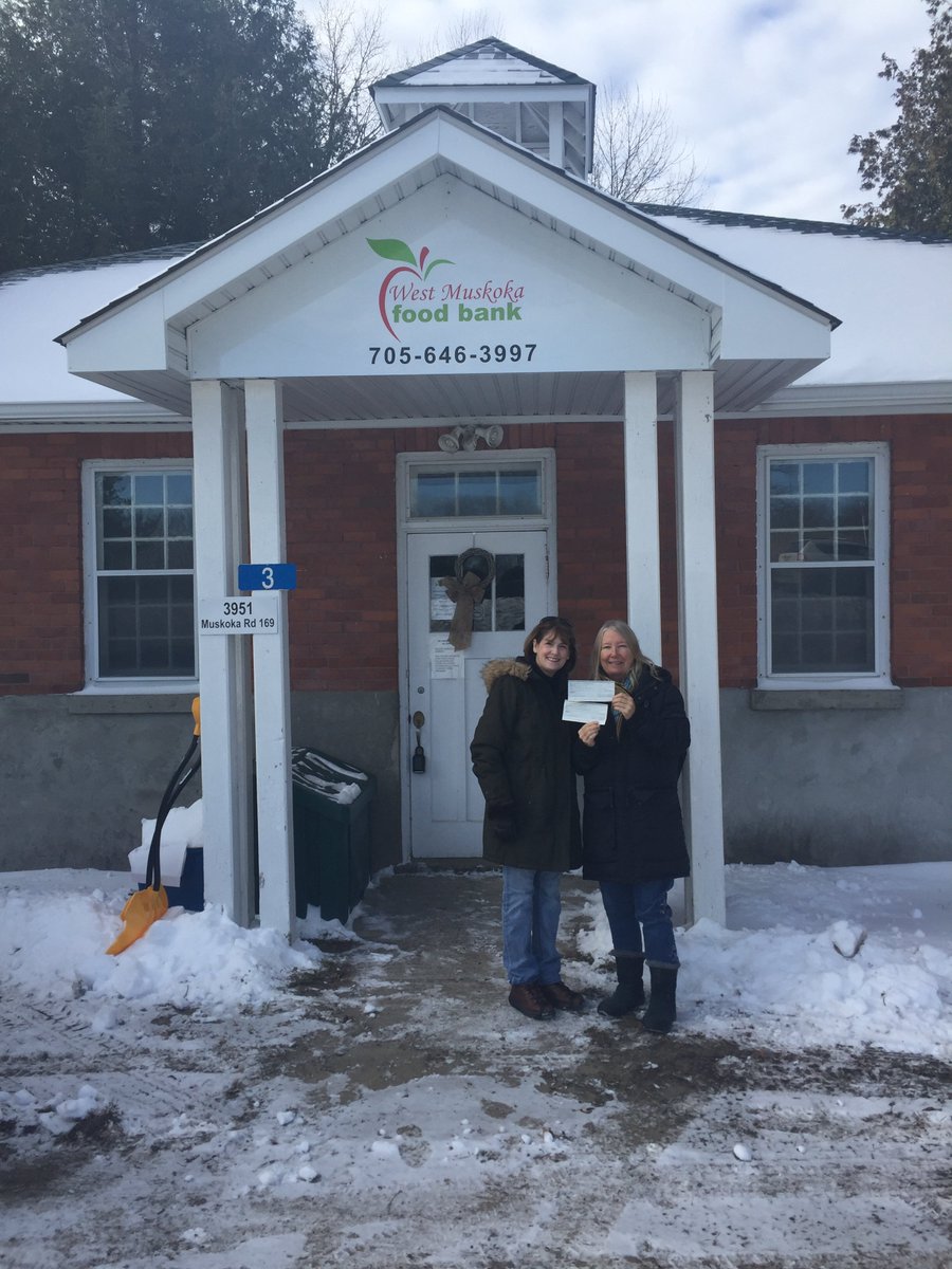 Giving Tuesday was very giving. Thank you to Norah Fountain for presenting cheques to Kristen on behalf of Rotary of Bracebridge and Muskoka Lakes. #neighbourshelpingneighbours #GivingTuesday2019 #communitysupport