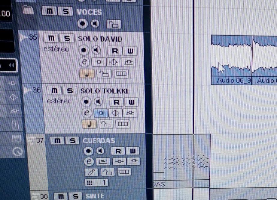 Seguimos trabajando... hoy toca mezclar la colaboración de nuestro invitado especial. Thank you Mr <a href="/timotolkki2/">timo tolkki</a> <a href="/strato_official/">Stratovarius</a> #powermetal #newalbum #melodicmetal
