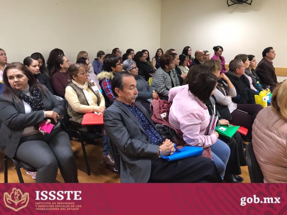 ChihuahuaIssste's tweet photo. Esta mañana se lleva acabo en la instalaciones de la Delegación Estatal el taller “Renovarse o Morir” impartido por el Dr. Javier Manzanera Quintana quien es Director de Educación Ejecutiva y Vinculación Empresarial del ITSEM Campus Chihuahua. https://t.co/lVsJjTkRuS
