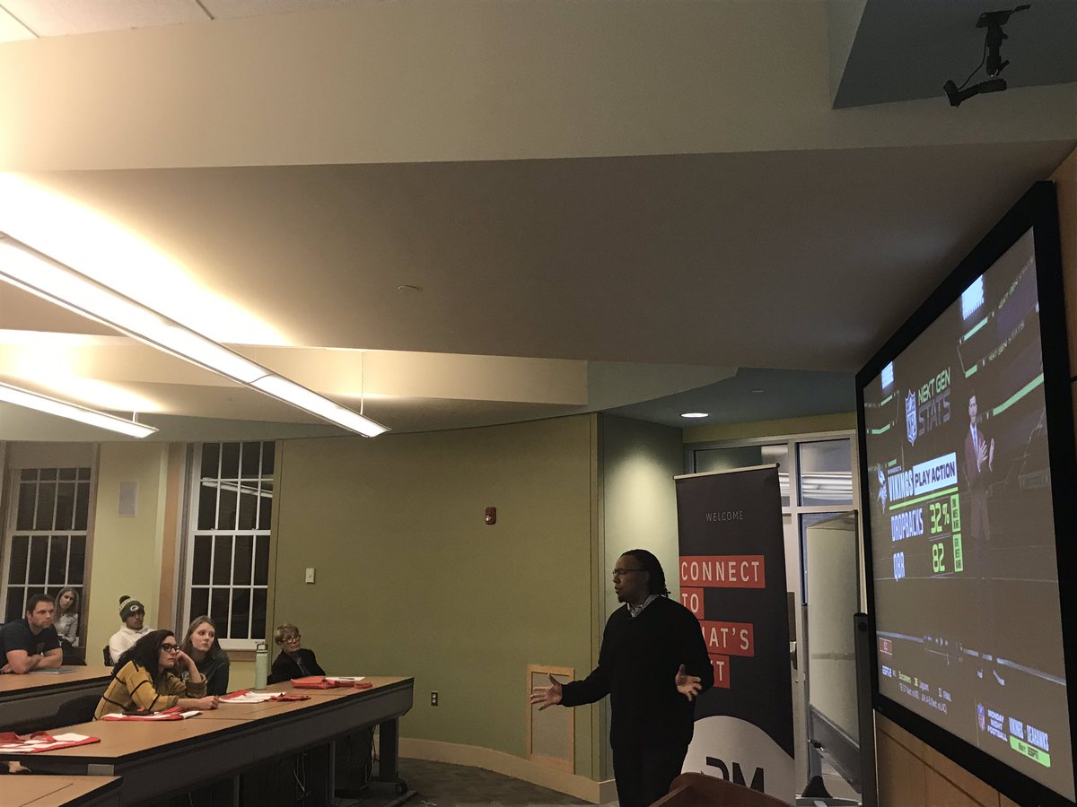 DigitalMedia_CT's tweet photo. “When I started there was only 10 of us, now there’s over 100 of us,” shared Carlton Pitts, Coordinating Designer of Motion Graphics at #ESPN on the growth of the motion graphics department.
#connectwhatsnext #dmct19 @UNewHaven https://t.co/Qar6Of0Uh1