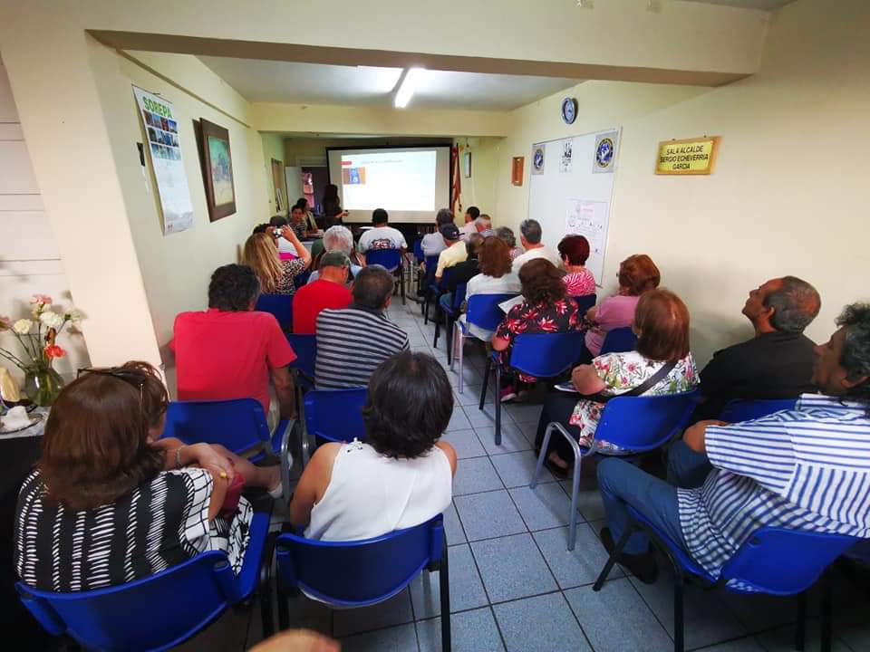 munisanjoaquin's tweet photo. En la Junta de Vecinos Villa Músicos del Mundo iniciamos las charlas barriales del proceso constituyente y próxima Consulta Ciudadana.
Mañana, a partir de las 19:00 hrs., estaremos en la Junta de Vecinos Germán Riesco (Alcalde Pedro Alarcón 164-A).
Los esperamos!!! https://t.co/7dTXy69S1p