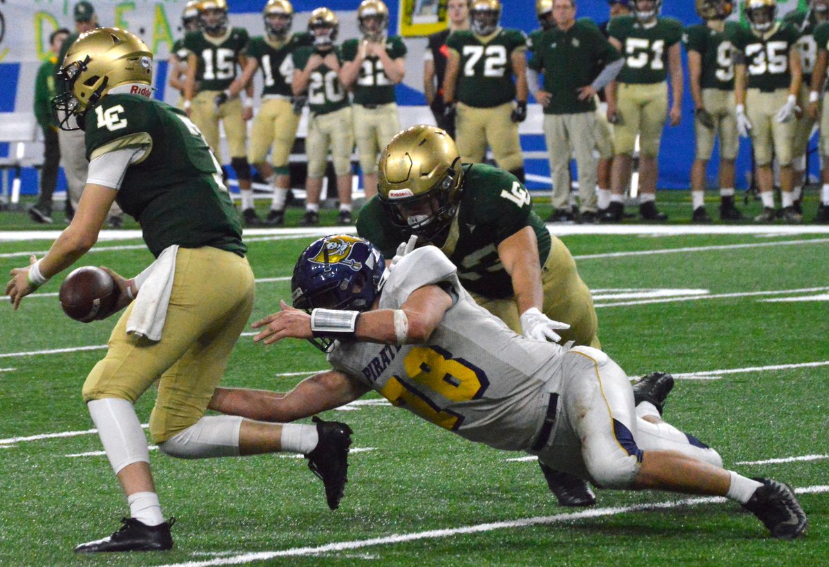 TheVarsityFootball tweet media