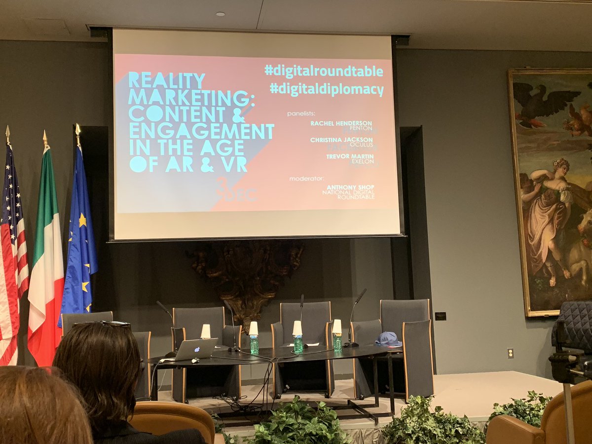 ricktagious's tweet image. My move for the night: learning more about #VR #digitalroundtable