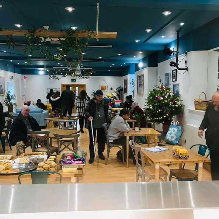 DiscNewquay's tweet photo. A busy night again. 65+ fed successfully. Everyone happy with their meal tonight. Awesome atmosphere as well.Special thank you to the amazing Andy from #Addaction
#DISC #Newquay
#homelessness #vulnerable #disadvantaged #Advice #Help #support https://t.co/7hyTitC7Sa