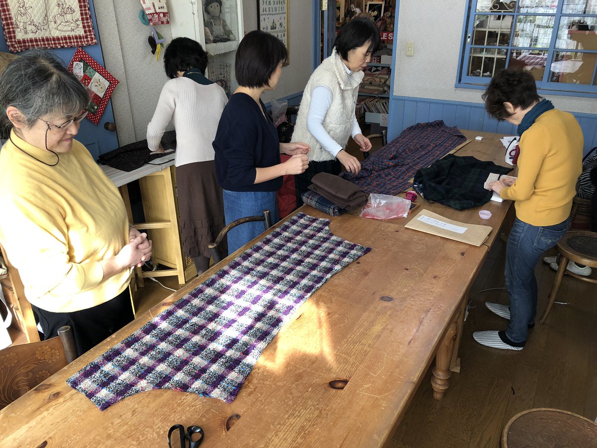 パフェプロジェクト東京 Twitterren この冬は自分で作っちゃお 店内のお好みの生地でつくれるミシン教室 ソーイングはじめてさんもぜひどうぞ 1月13日 月祝 は西荻窪 カントリーキルトマーケット でminamiwaソーイングワークショップ開催 ソーイング