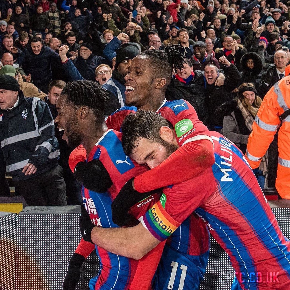 BakerycafeS's tweet photo. @oxfordsbakery Don’t feel to bad Steve I think at one point you had a shot on target against our 10 men ❤️💙 https://t.co/PufLk0eF6O
