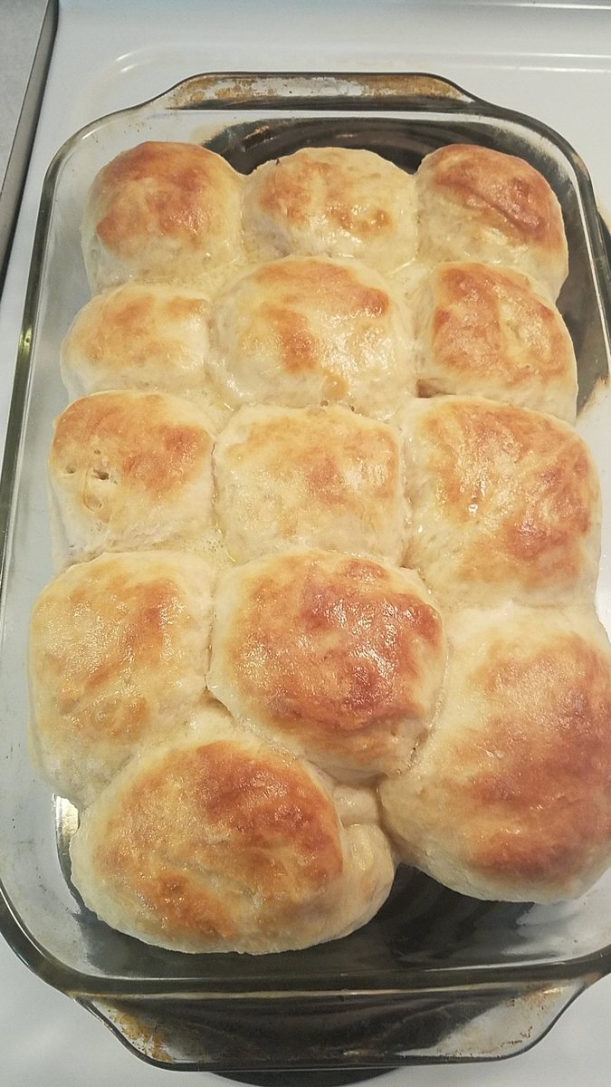 MilesKG21's tweet image. MY FAMOUS NO KNEAD ROLLS 😋 WHO WANTS SOME #SpaghettiNight