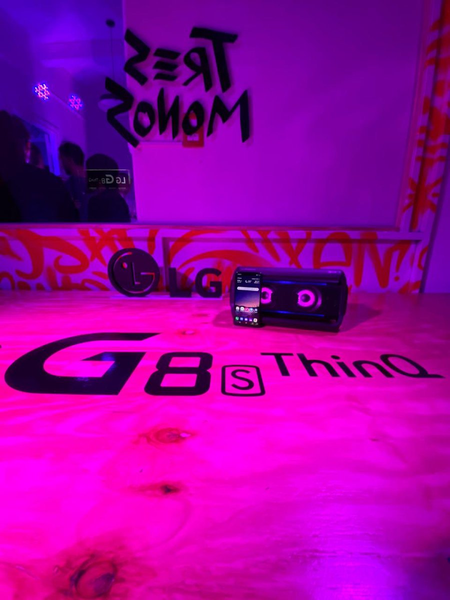 fechu's tweet image. Algo que me interesa probar son los gestos que podés hacer con la mano... los probé en Beta en el #MWC2019. 

Adjunto más fotos de lanzamiento cortesía de @nicolasfischman