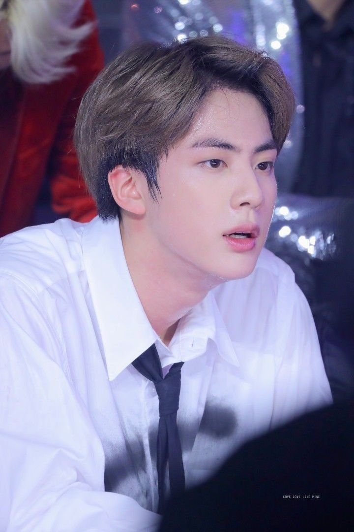Lunamoonkj's tweet photo. Felicidades ala persona mas hermosa del mundo (worldwide Hansome) gracias por ser mi inspiración, te lo agradezco tanto, sigue creciendo más, tu puedes con todo, cumple todos tus sueños! ♥❤
#JINDAY
#INYOURSOUL
@BTS_twt https://t.co/3IDFPZZHF6
