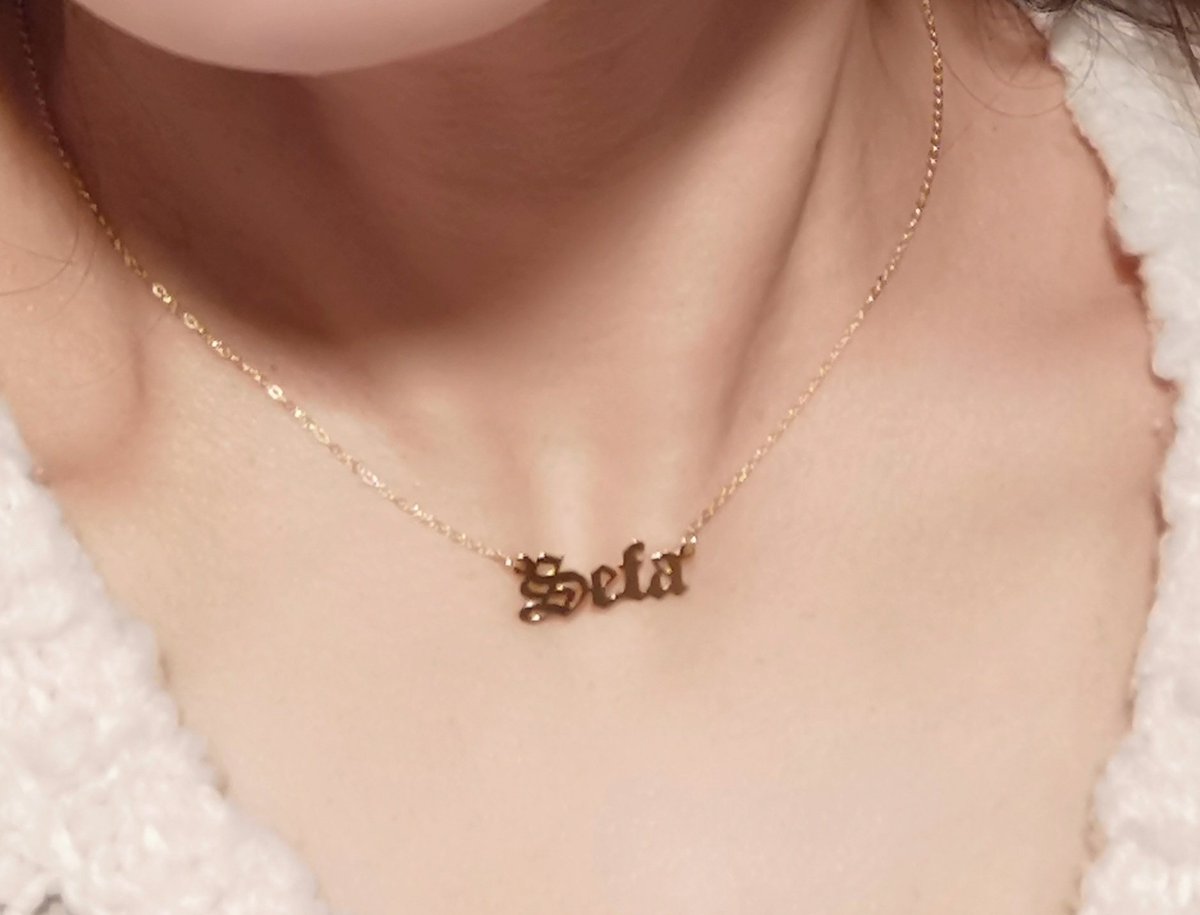 For my belated birthday gift! 😁👍🏻
If you're not so sure about tattoos, how about a personalized accessory! 😍♥️
タトゥーはちょっとなー、と思う方は名前入りアクセどうでしょ
デザインも字体も価格帯も色々あるよ