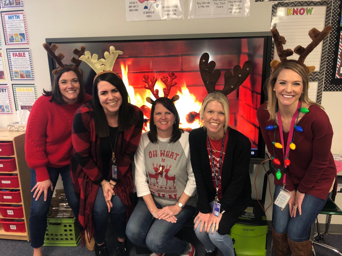 Day ✌🏼of “15 Days of Holiday Cheer!” 🎄🔴🦌 #bearshine #holidaycheer #3rdgrade