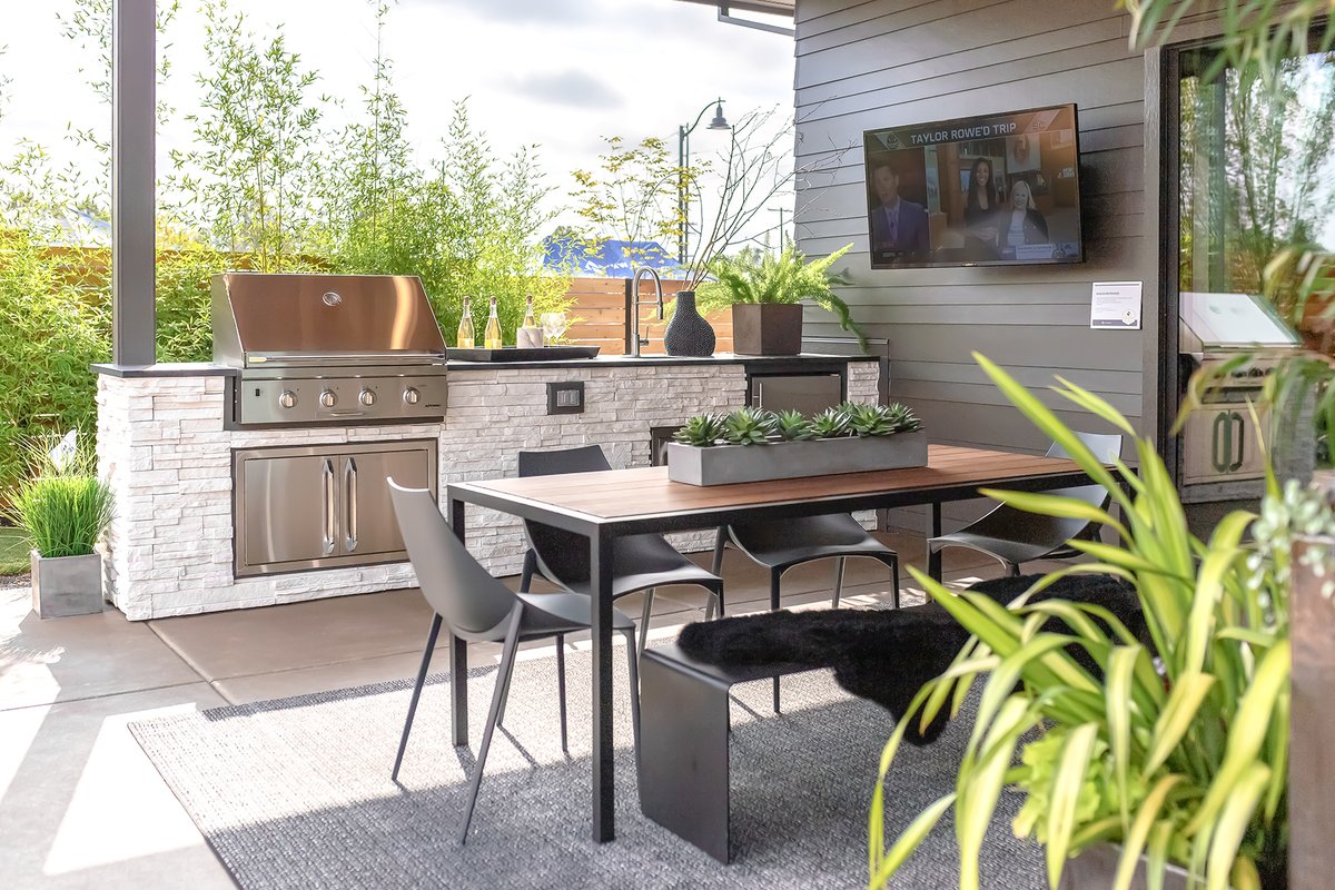 Connect your indoors and outdoors seamlessly. Outdoor cooking never looked this good. bit.ly/DAOUT