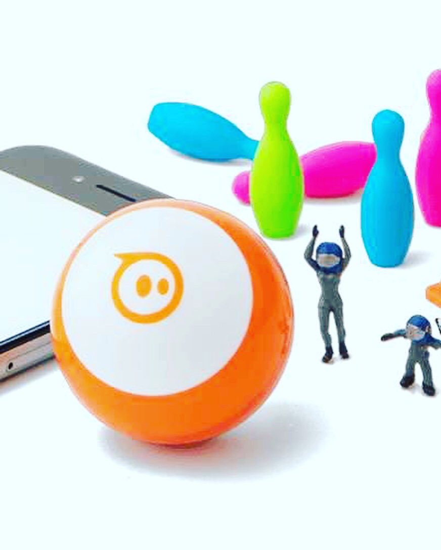 SolorioHS's tweet photo. 🚨Parents&amp;students!Come to our STEM Computer Science Night 12/11 @ 5-6:30.Learn about computer science,do fun activities,meet teachers,&amp; meet computer science professionals from Salesforce, Microsoft, &amp; more!We will raffle 3 chromebooks, 5 SpheroRobots &amp; Solorio Swag for students https://t.co/47IuF7jhyw