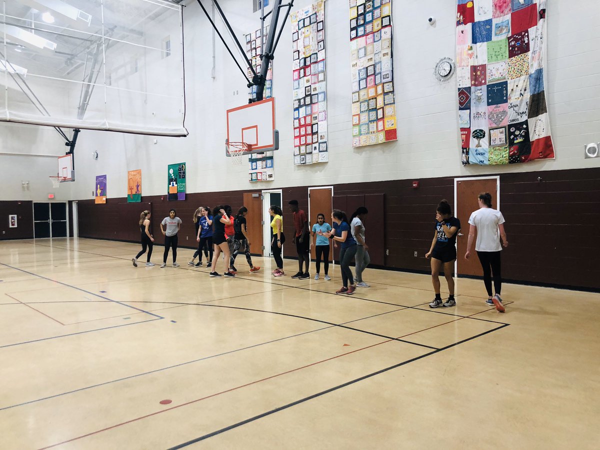 newalbanyTF's tweet image. Guess what time it is.... 🤷‍♀️ Goooo Time ✔️🙋🏼‍♀️ NATF happening. Monday. Tuesday. Thursday. 4:30-ELC 🏃🏻‍♀️🏃🏼‍♂️ @napls_athletics @EagleBackers @NASSConvocation #winterworkouts #springsuccess