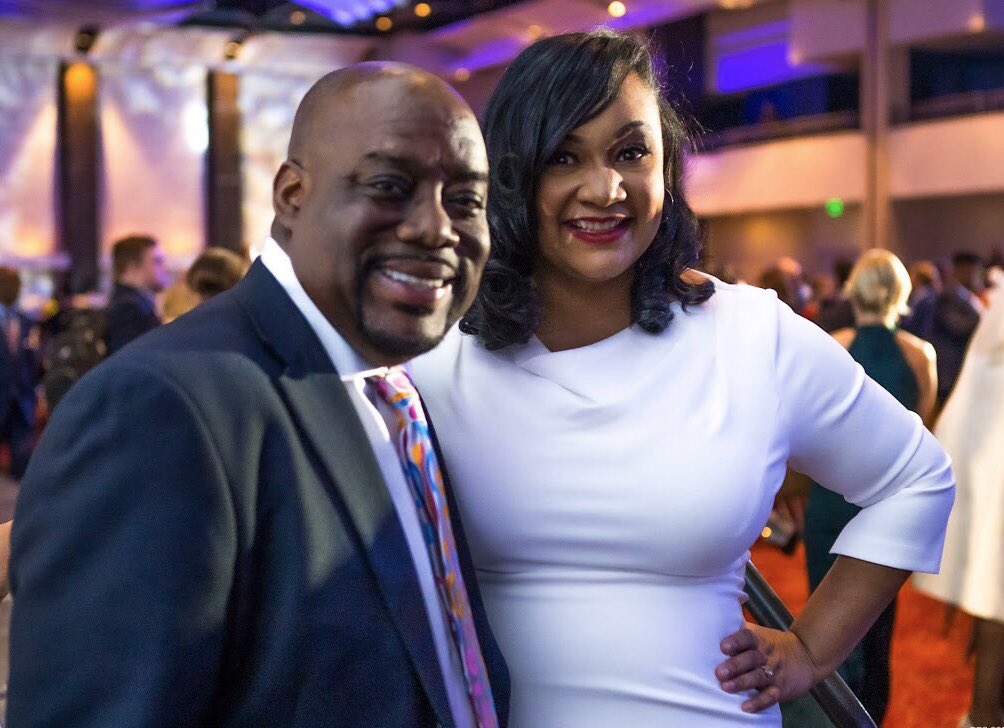 NikemaWilliams's tweet image. Meet the new DEMOCRATIC Mayor of Savannah y’all, Van Johnson @VanSAV2019!