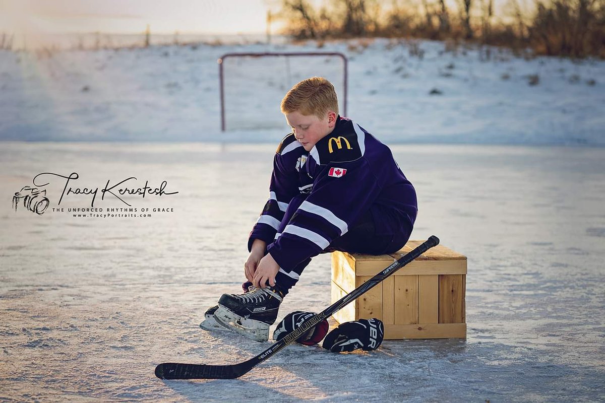 Real Ice Hockey
#tracyportraits #saskachewanphotographer #melvillesk #saskatchewanphotographer #sonyA9 #hockeyphotography #hockey