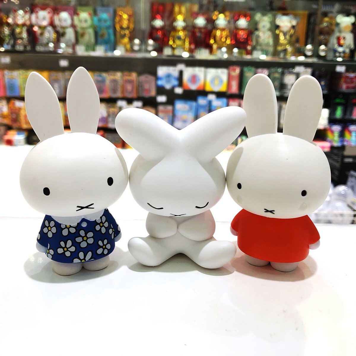 株式会社メディコム・トイ على X: 