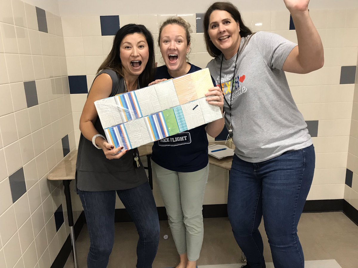Wigginsrules's tweet photo. My Explorer teammates makes everyday a great day at pecan Trail!❤️ Couldn’t do it without them. #ExplorersRule! #CSISD12 https://t.co/7TvtRltYP0